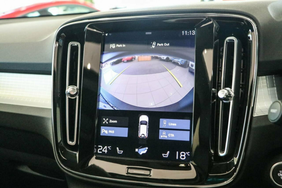 2019 Volvo XC40 XZ T4 Momentum Suv Image 14