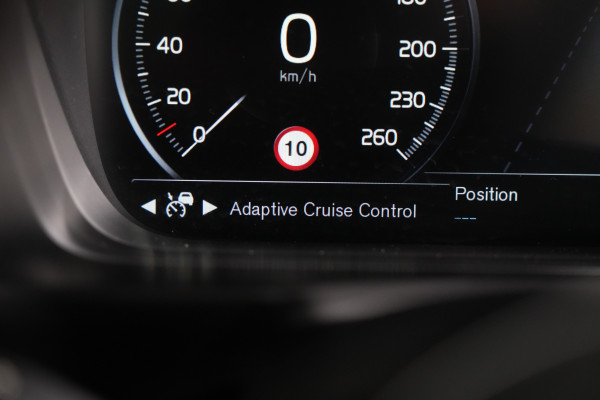 2021 Volvo XC90 L Series T6 R-Design SUV Image 25