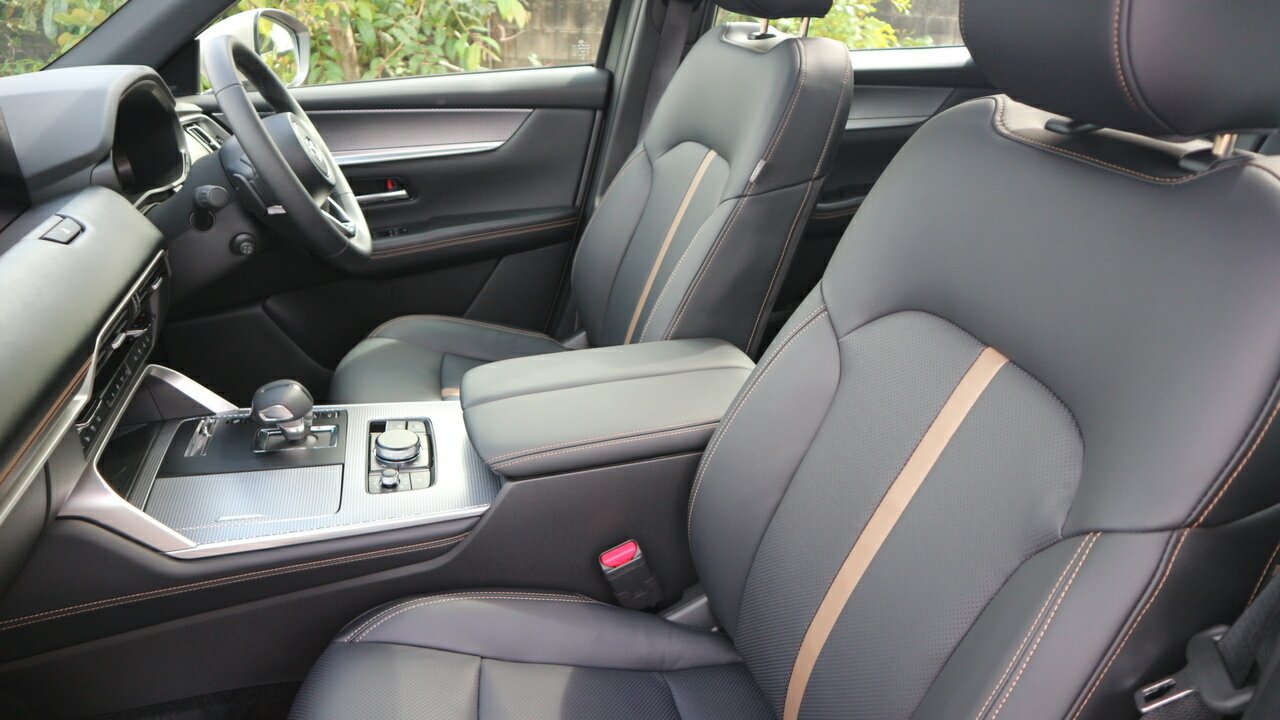2025 Mazda CX-60 KH0HB P50e Azami SUV Image 22