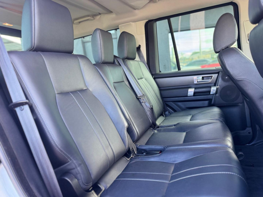 2015 Land Rover Discovery Series 4 SDV6 HSE SUV Image 16