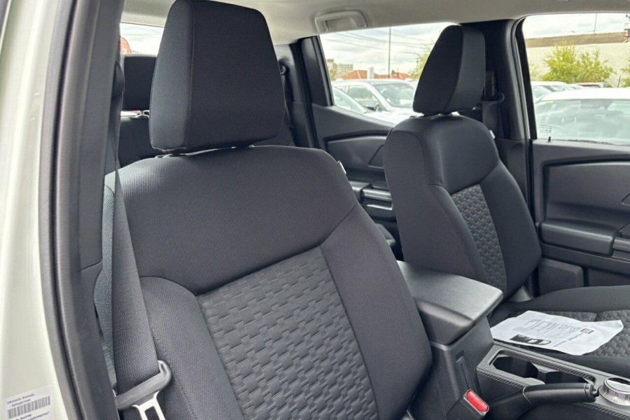 2025 Mitsubishi Triton MV  GLX Cab Chassis Image 15