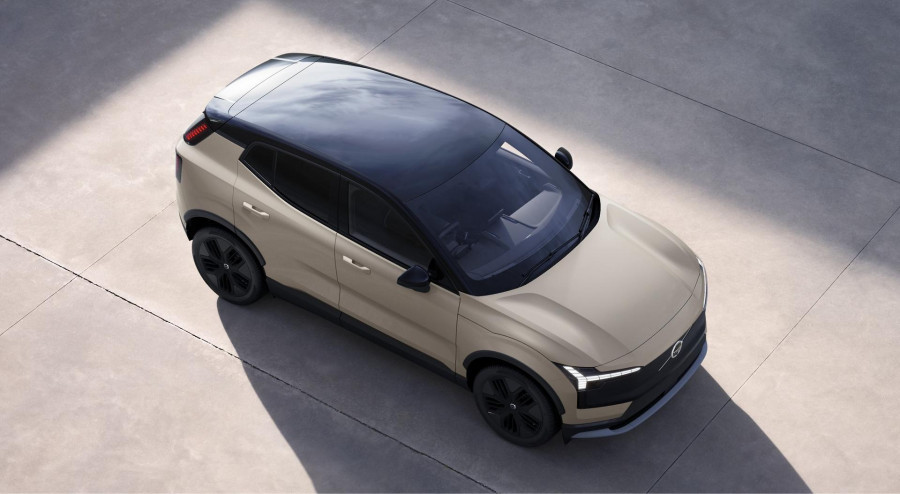 2026 MY27 Volvo EX30 Cross Country  P8 SUV Image 11