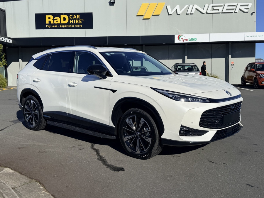 2026 MG HS Super Hybrid Essence SUV Image 1