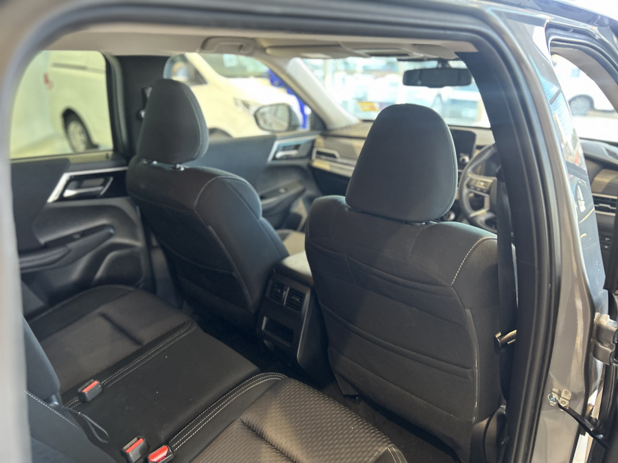 2023 Mitsubishi Outlander ZM LS SUV Image 17