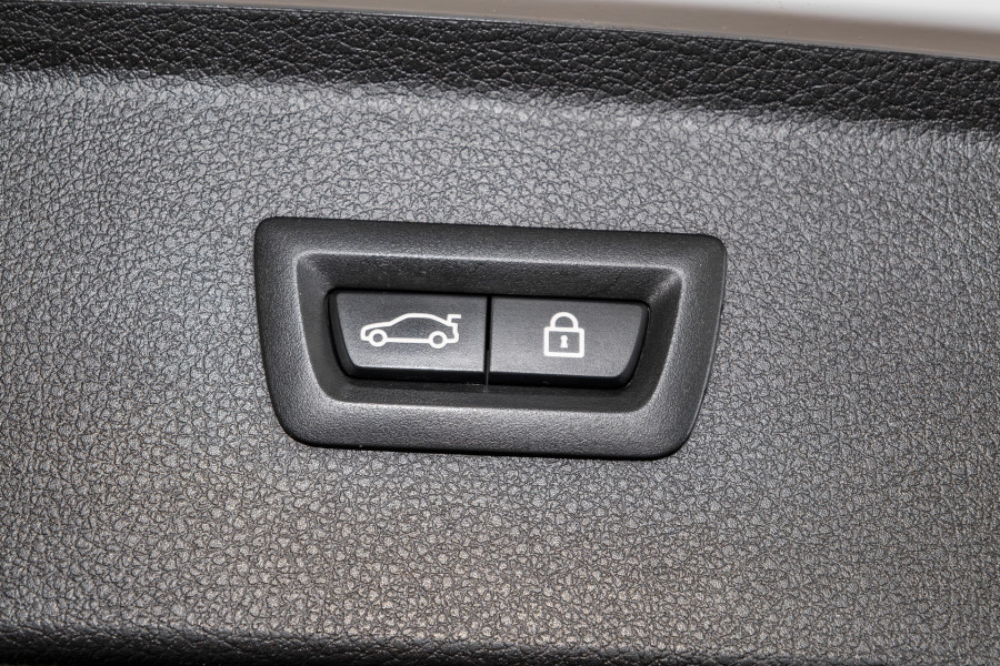 2015 BMW 2 Series 220i Sport Line Hatch Image 20