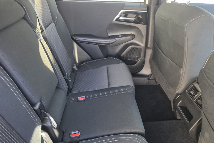 2024 Mitsubishi Outlander ZM LS SUV Image 13