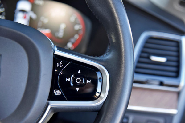 2021 Volvo XC90 L Series T6 Momentum SUV Image 17