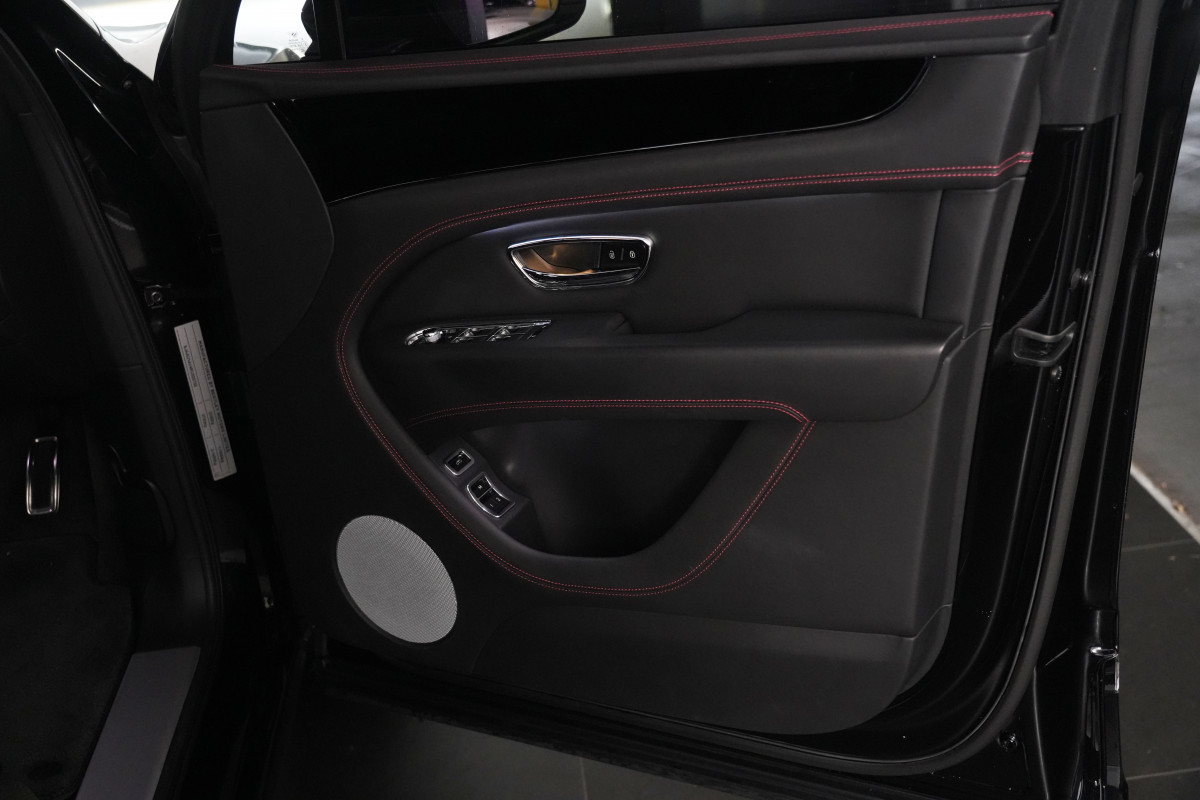 2024 Bentley Bentayga V8 SUV