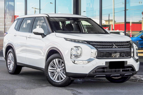 2024 Mitsubishi Outlander ZM ES SUV