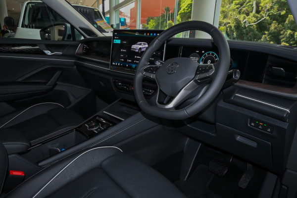 2025 Volkswagen Tayron R4 150TSI Elegance SUV Image 7