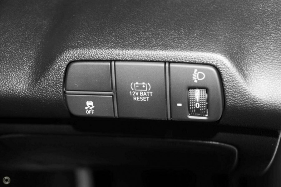 2024 MY25 Hyundai i30 CN7.V2 Hybrid Sedan Image 14