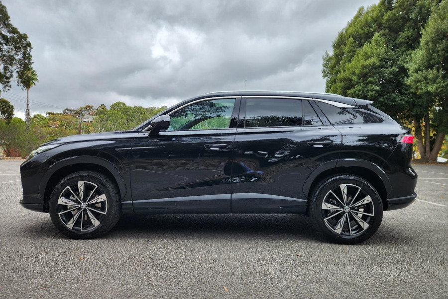 2025 MG HS AS33 Essence SUV Image 6