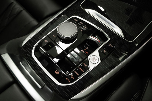 2026 BMW X7 G07 LCI xDrive40d M Sport SUV image 21