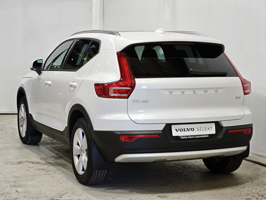 2025 Volvo XC40 XZ Plus B4 SUV Image 5