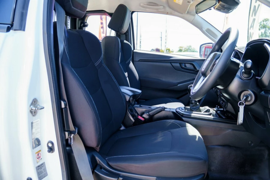 2020 MY21 Isuzu D-MAX RG SX Cab Chassis Image 9