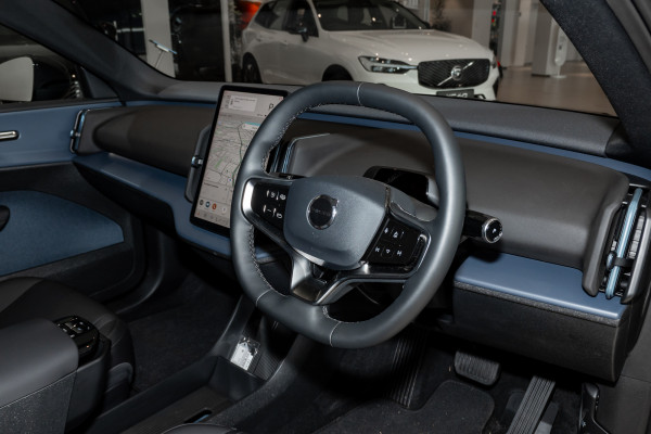 2025 Volvo EX30  Single Motor Extended Range Ultra SUV Image 10