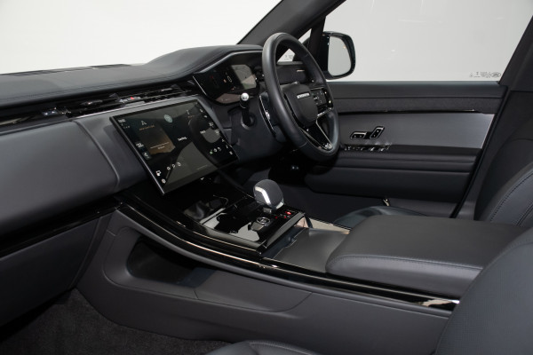 2025 Land Rover Range Rover Sport L461 P400 Dynamic SE SUV image 24