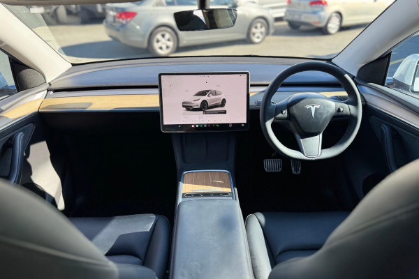 2023 Tesla Model Y  Rear-Wheel Drive SUV Image 15