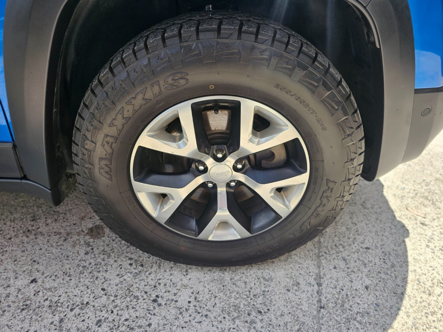2017 MY18 Jeep Cherokee KL Trailhawk SUV Image 9