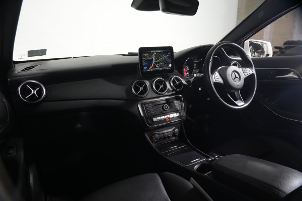 2019 Mercedes-Benz GLA-Class 180 SUV Image 12