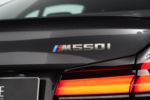 2022 BMW V8TT M550i Xdrive Pure Lci Sedan Image 18