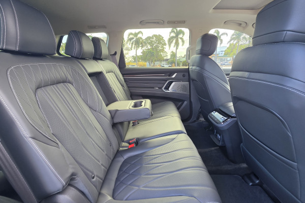 2026 MY25 LDV D90 SV9A Executive SUV Image 17