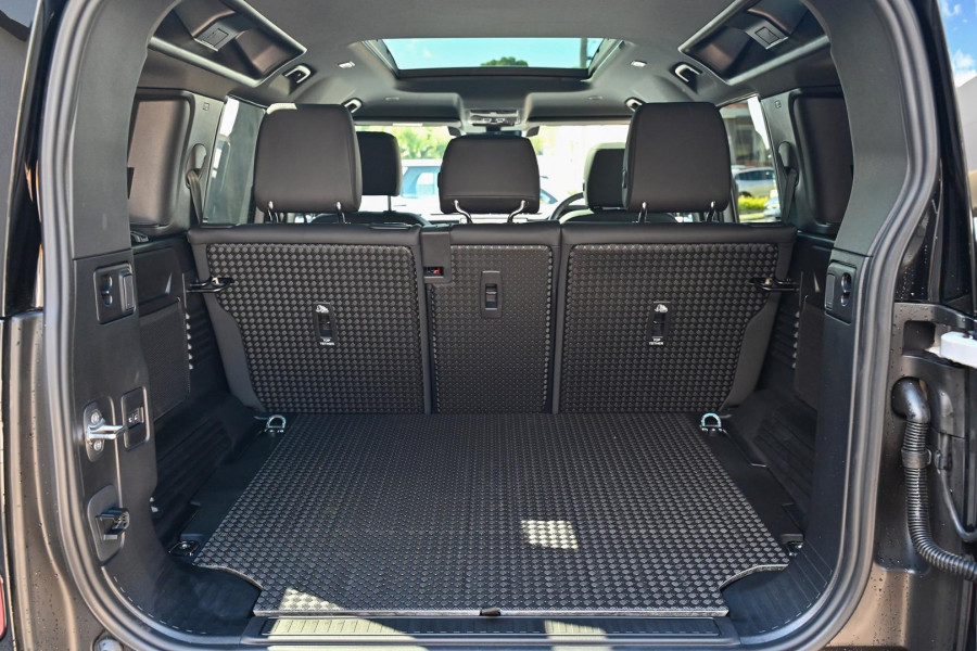 2026 Land Rover Defender L663 110 P425 X-Dynamic SE SUV