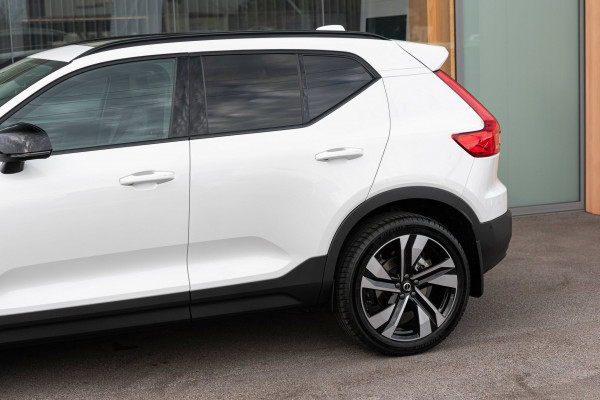 2025 MY26 Volvo XC40 XZ Ultra B4 Dark SUV Image 12