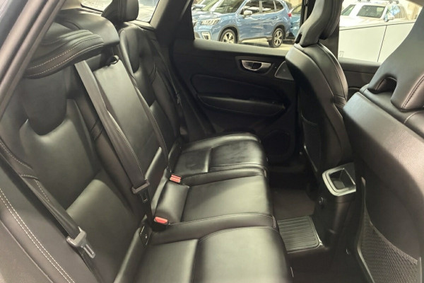 2022 MY23 Volvo XC60 UZ Recharge Ultimate T8 Plug-in Hybrid SUV Image 21