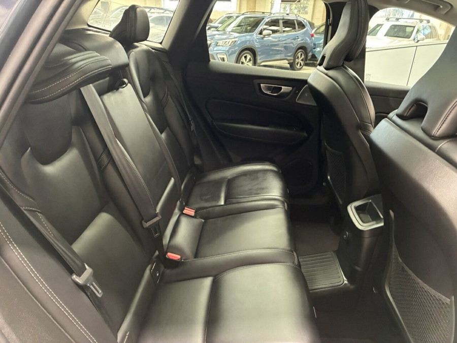 2022 MY23 Volvo XC60 UZ Recharge Ultimate T8 Plug-in Hybrid SUV Image 21