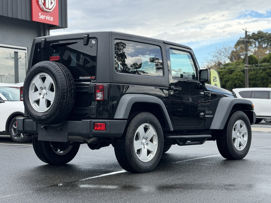 2017 Jeep Wrangler JK Sport SUV Image 6