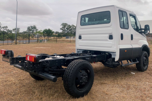 2024 Iveco Daily4x4 7T Cab Chassis Image 3