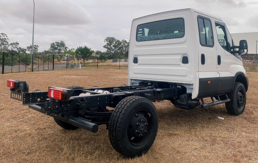 2024 Iveco Daily4x4 7T Cab Chassis Image 3