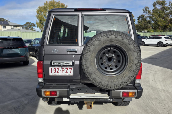 2022 Toyota LandCruiser VDJ76R WorkMate SUV Image 4