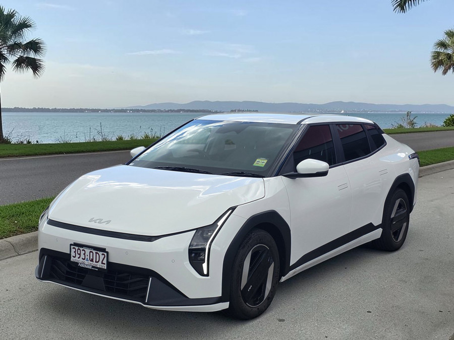 2026 Kia EV4  Air Standard Range Sedan Image 4