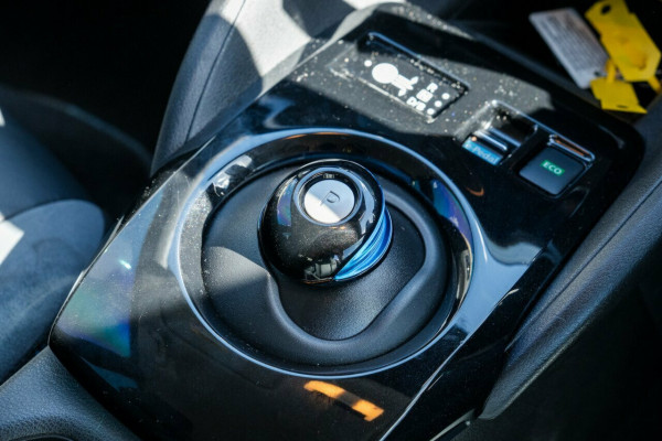 2023 Nissan LEAF ZE1  Hatch Image 16