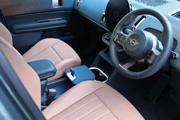 2026 MINI Countryman U25 SE JCW Sport SUV image 14