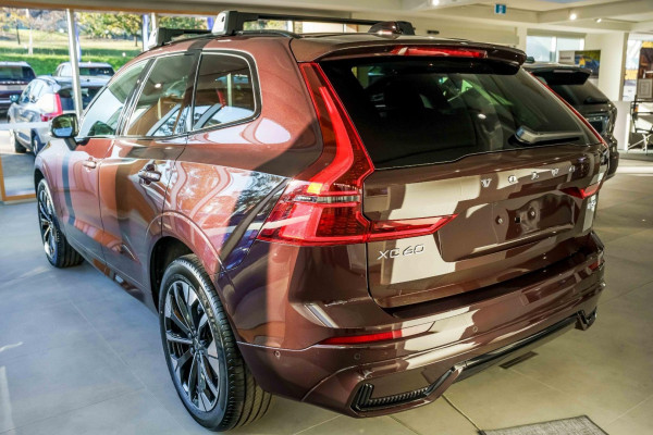 2026 Volvo XC60 UZ Ultra B5 Dark SUV Image 3