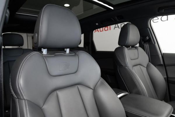 2025 Audi Q7 4M 50 TDI S line SUV image 9