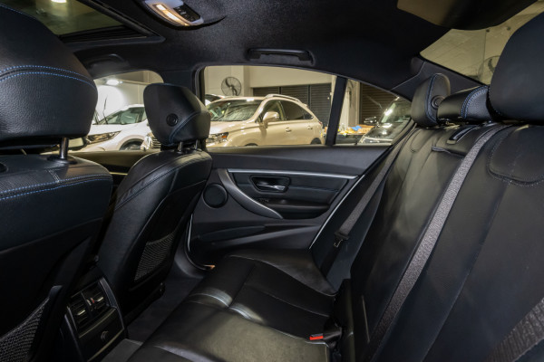 2018 BMW 3 Series F30 LCI 330i M Sport Sedan image 8