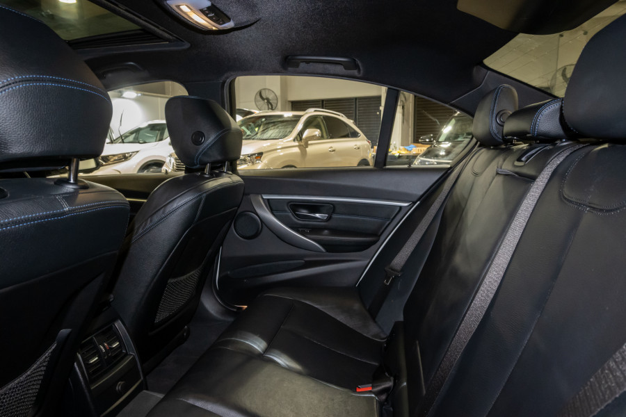 2018 BMW 3 Series F30 LCI 330i M Sport Sedan