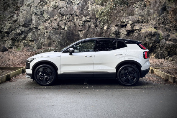 2026 Volvo EX30 Cross Country  Ultra Twin Motor Performance SUV Image 5