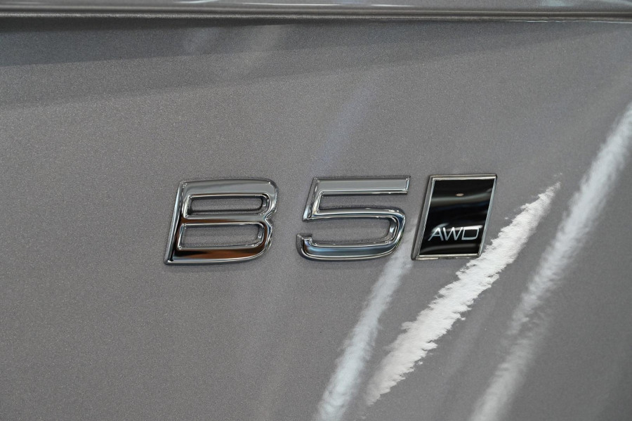 2026 Volvo XC90 L Series Ultra B5 Dark SUV Image 11
