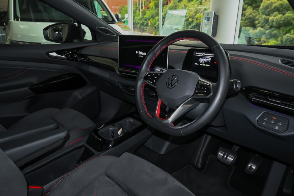 2025 Volkswagen ID. 5 E2 GTX SUV Image 7