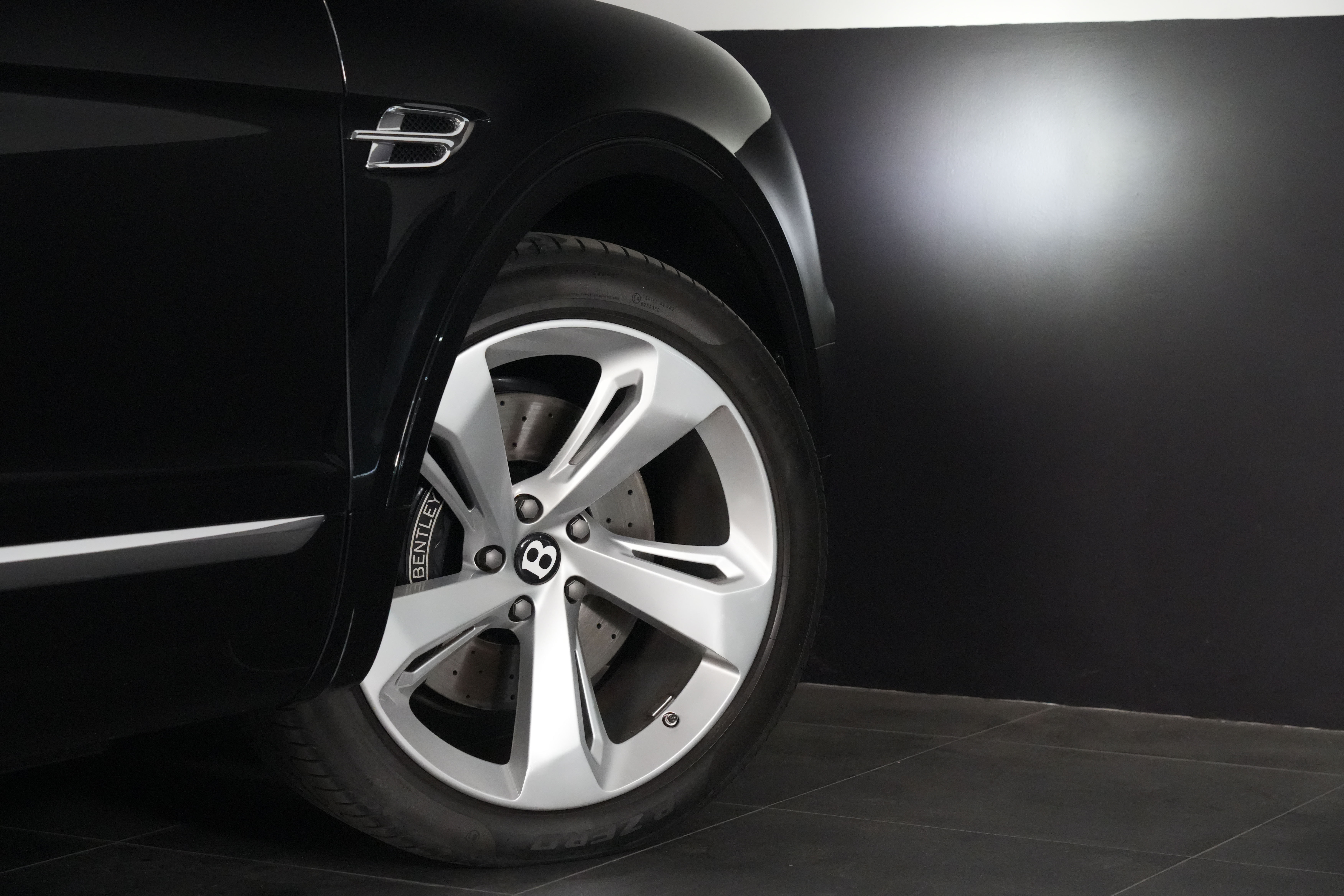 2018 Bentley Bentayga W12 SUV Image 23