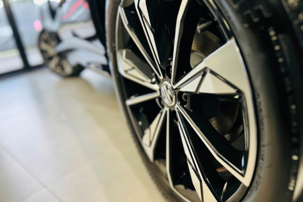 2026 MY25 MG HS AS33H Essence Hybrid+ SUV Image 5