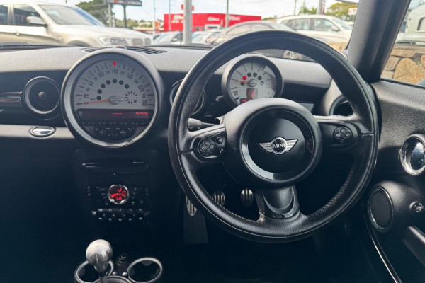 2012 MINI Cooper R56 LCI Cooper S Hatch Image 11