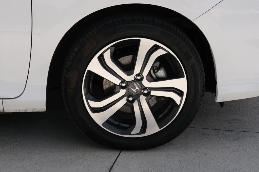 2015 MY16 Honda City GM VTi-L Sedan Image 5