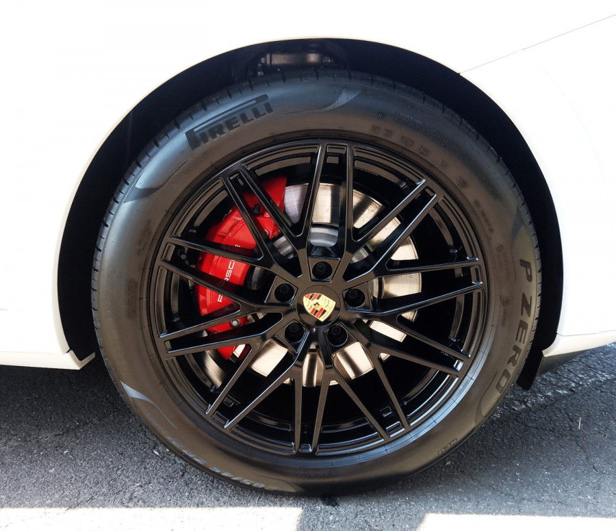 2024 Porsche Cayenne 9YA II GTS SUV Image 17