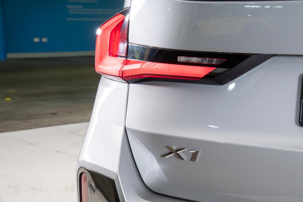 2025 BMW X1 U11 xDrive20i M Sport SUV image 10